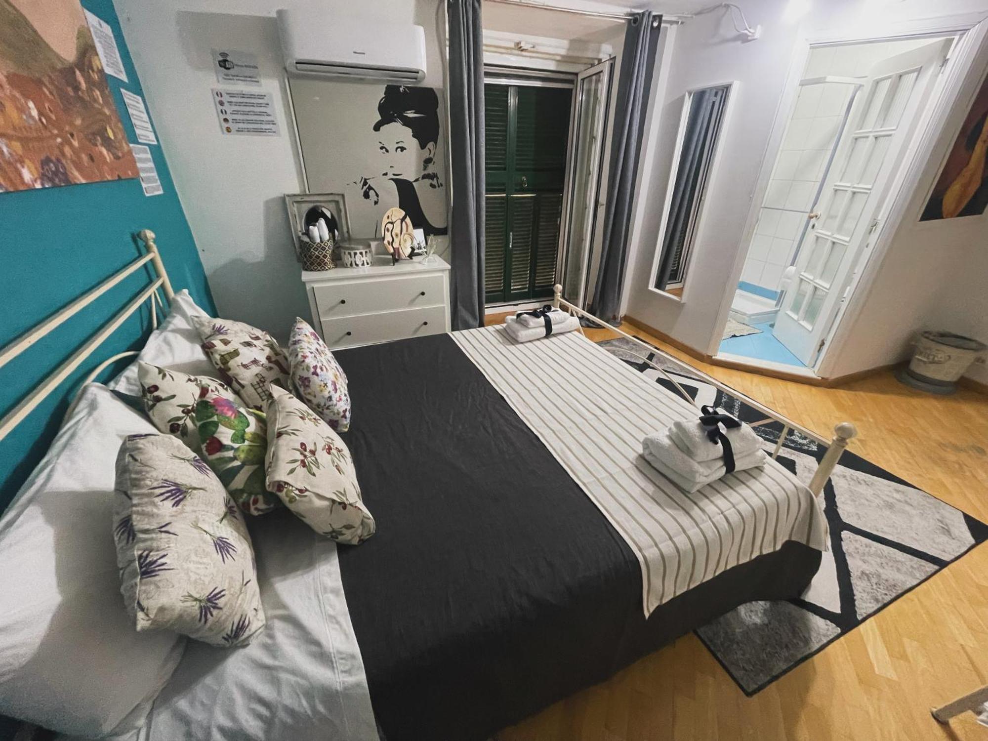 Plebiscito Charme Rooms Наполи Екстериор снимка