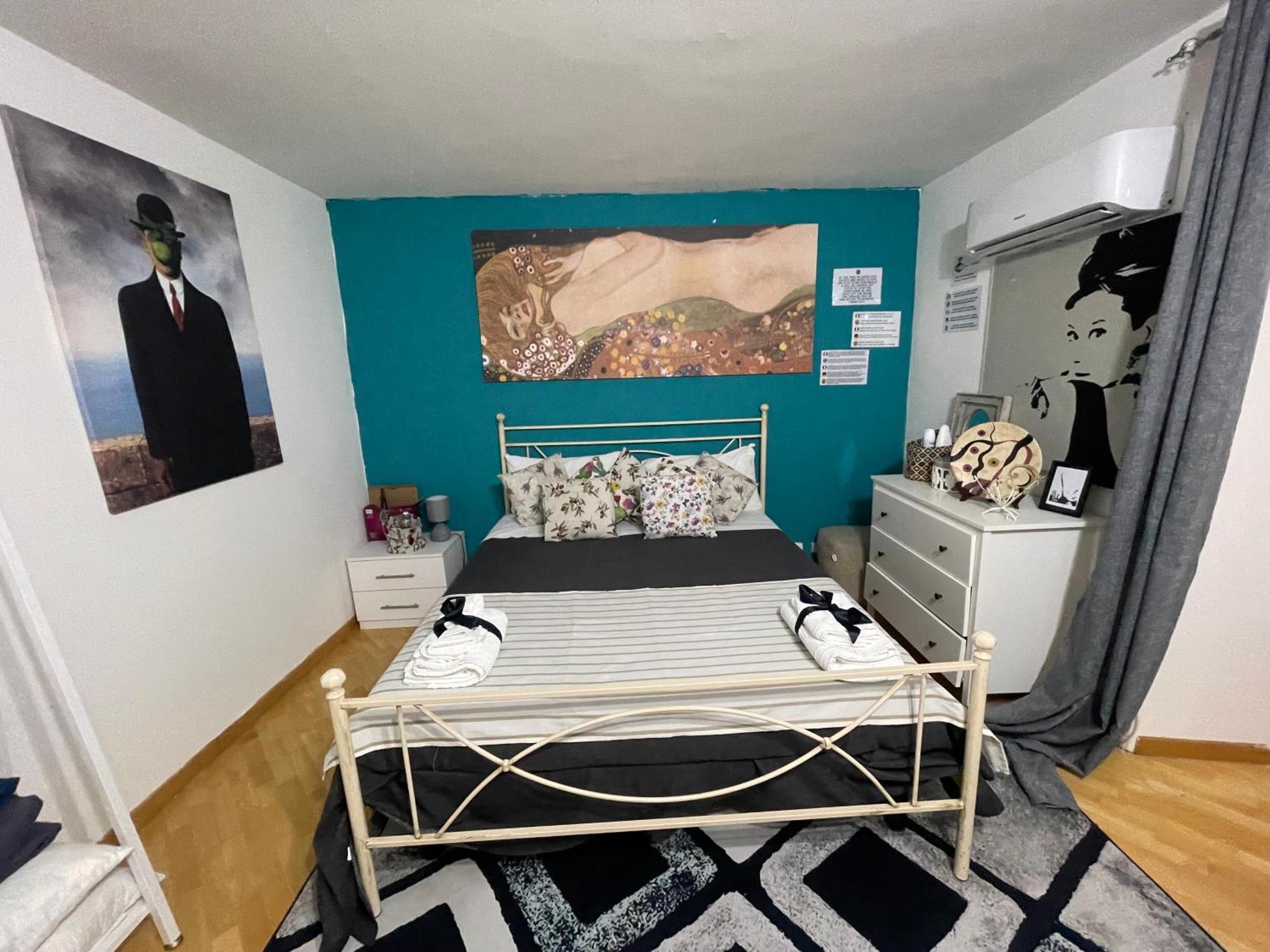 Plebiscito Charme Rooms Наполи Екстериор снимка