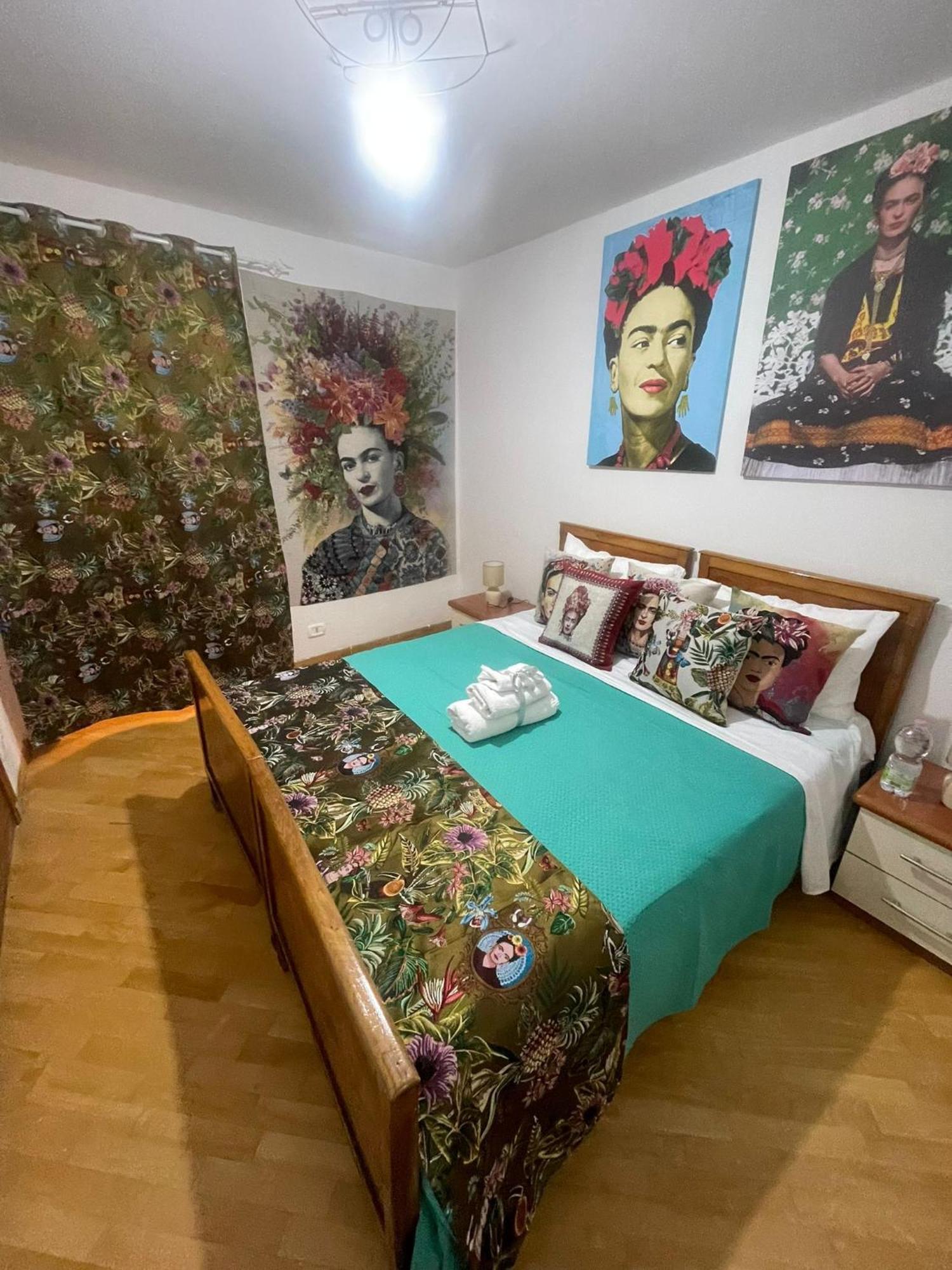 Plebiscito Charme Rooms Наполи Екстериор снимка
