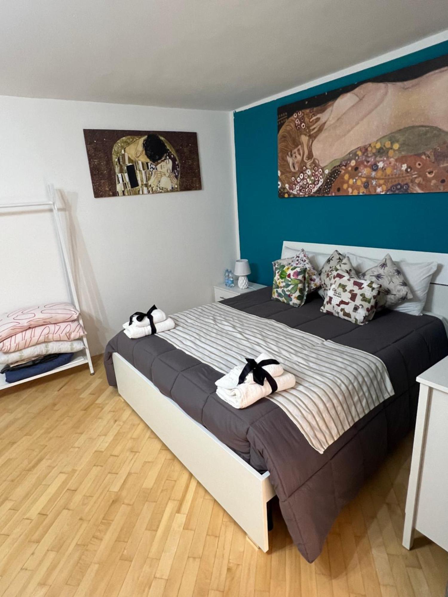 Plebiscito Charme Rooms Наполи Екстериор снимка