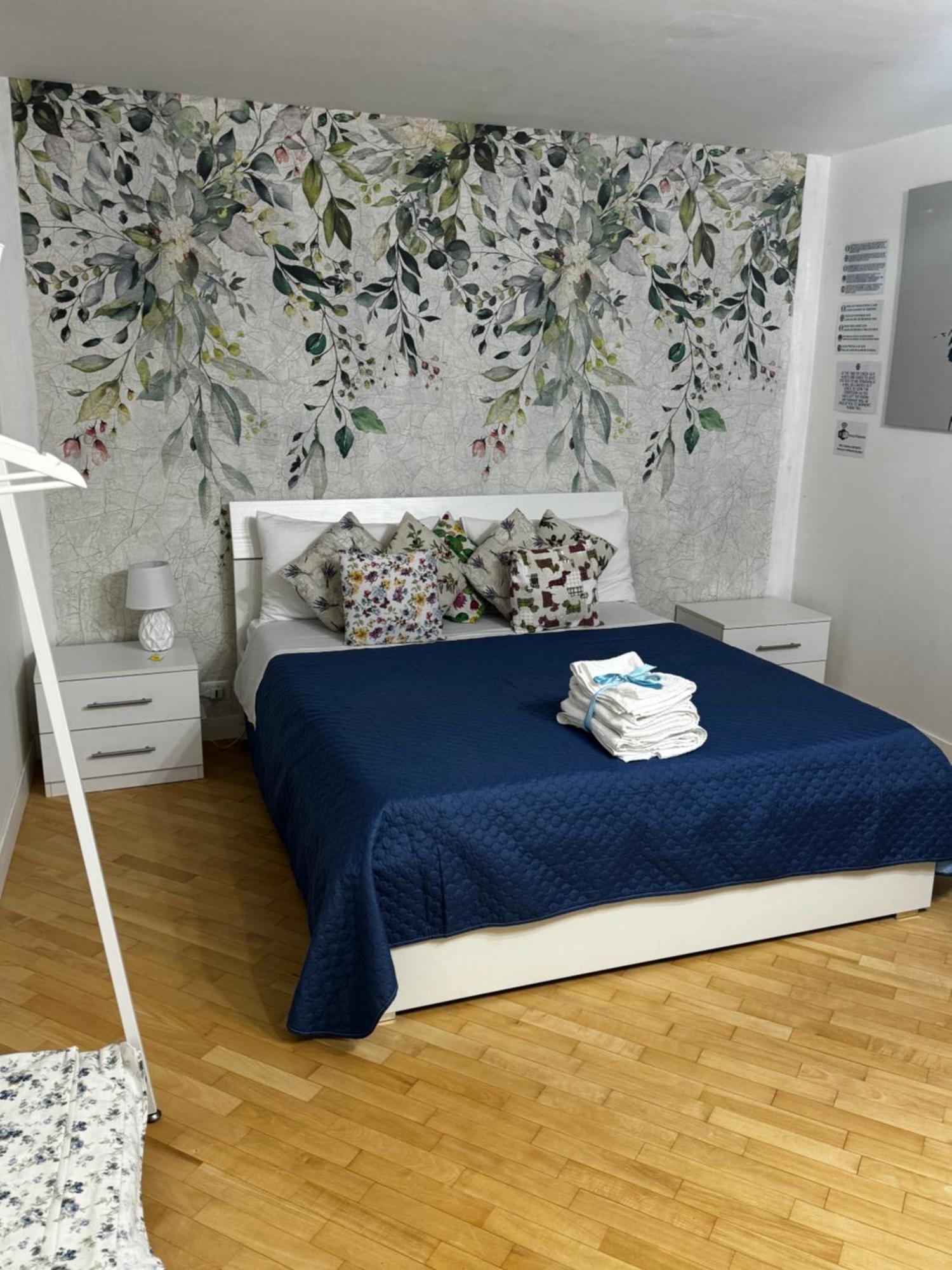 Plebiscito Charme Rooms Наполи Екстериор снимка