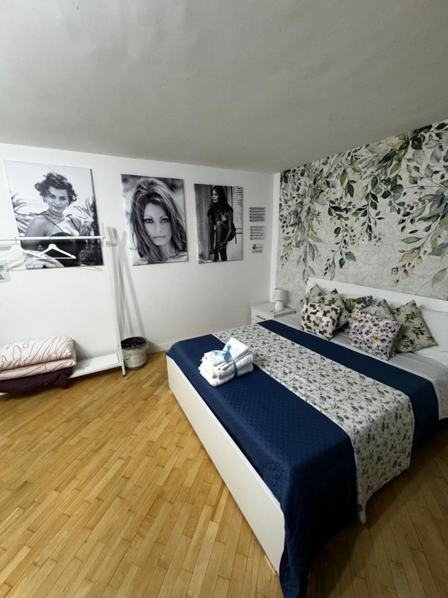 Plebiscito Charme Rooms Наполи Екстериор снимка