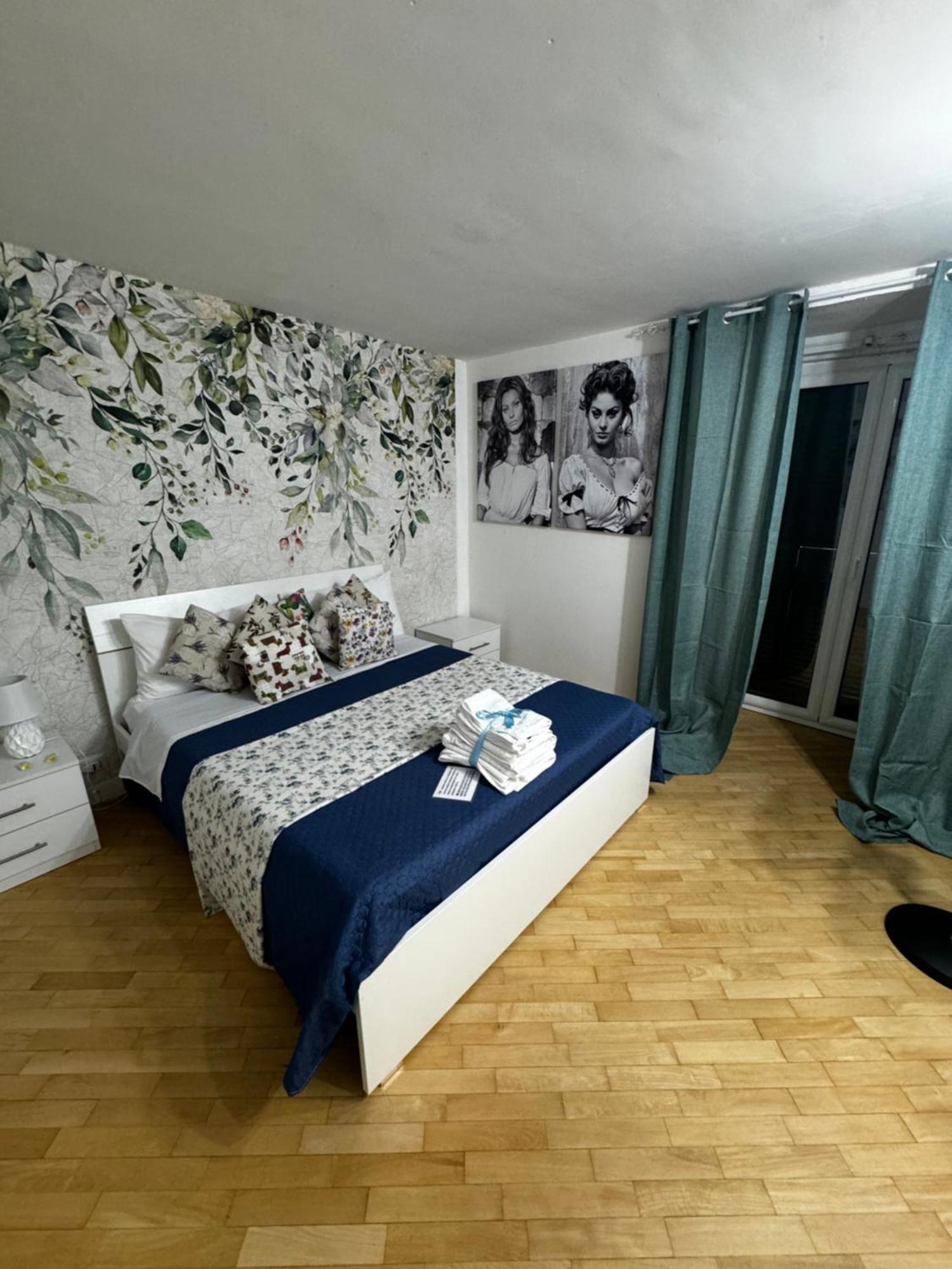 Plebiscito Charme Rooms Наполи Екстериор снимка